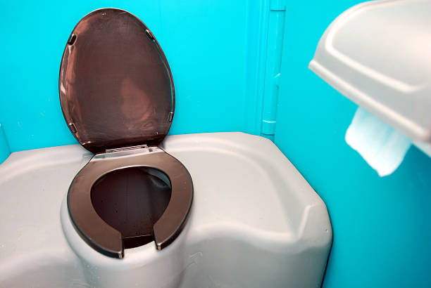Best Portable bathroom rental  in East Alton, IL